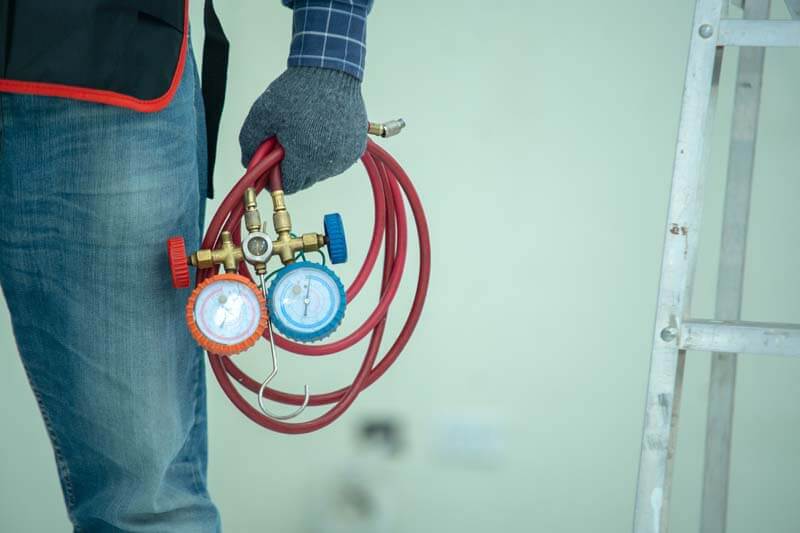 The Technician Is Checking The Air System,measuring Equipment Fo